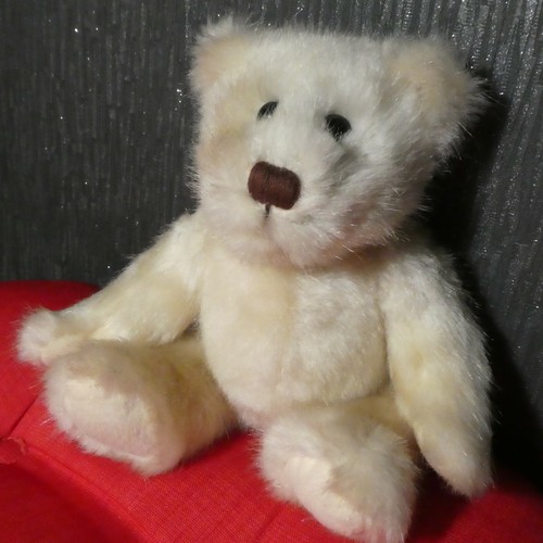SILVER WHITE MOHAIR STYLE STUFFED TEDDY BEAR FROM DAKIN NAMED HARRISON 9"