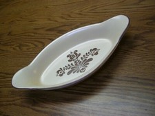 Pfaltzgraff Village 11" (22 Oz) Augraten Oval Stoneware Casserole Dish/Model 270