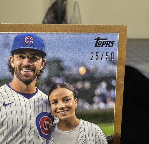 2024 Topps Series 2 Mallory Swanson First Pitch SP/50 GOLD Chicago Cubs - Foto 3 di 3