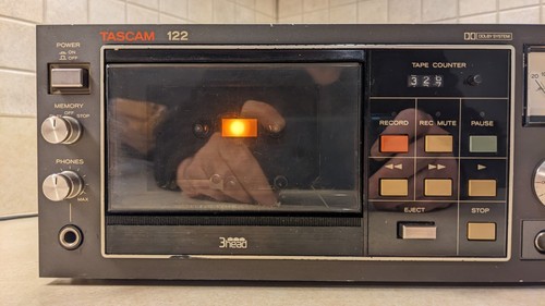 Tascam 122-B professional broadcast 3 head cassette deck XLR - Picture 2 of 10