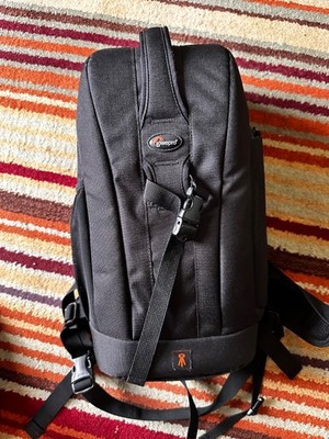 Lowepro Flipside 200 Digital Camera Padded Backpack Black