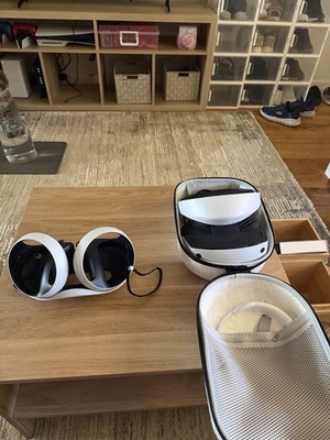 PlayStation VR2 (PS VR2) Bundle   Charging Station + Carrying Case
