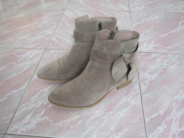 Women Gino Rossi Boots Beige Suede 40