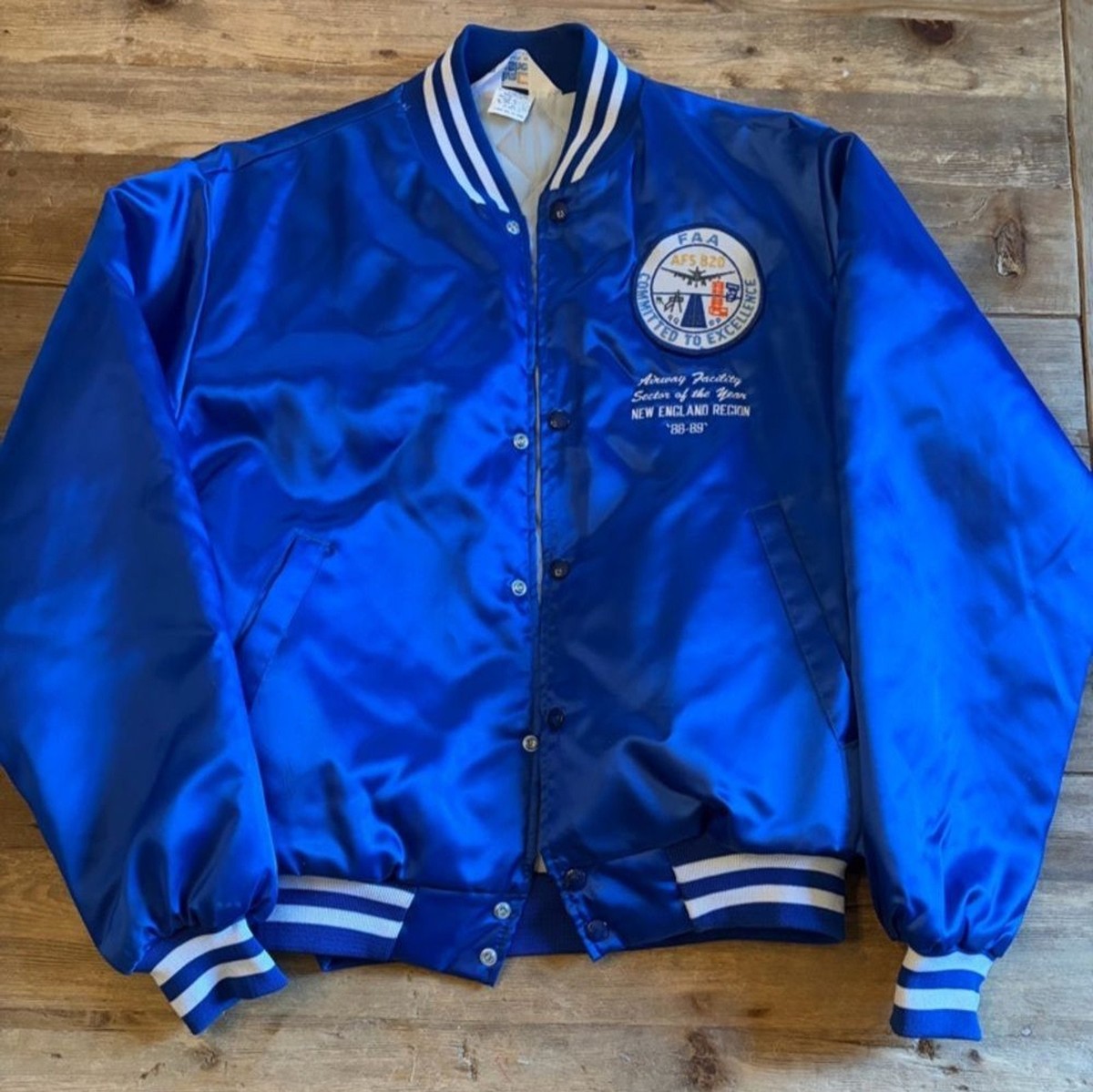 Vintage 1988 FAA Satin Bomber Jacket — Velva Sheen USA size large 