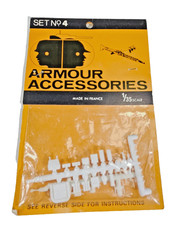 Vintage Armour Accessories Set 4 WWII German Weapons 1:35 Model Kit Seal Packed.