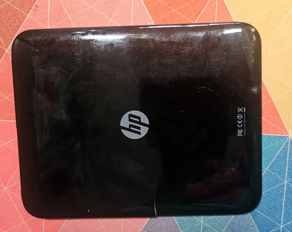 HP Touchpad Tablet, battery is dead but otherwise everything else works well - Image 2 of 4