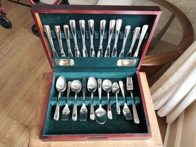 Viners Dishwasher Safe Cutlery Sets & Canteens with 44 Items in
