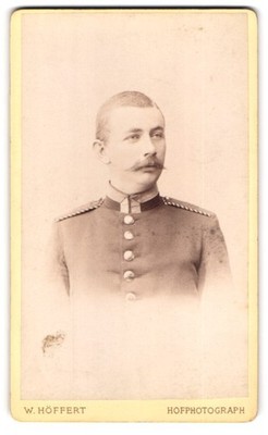 Photograph W. Höffert, Berlin, Unter den Linden 24, annual volunteer Unte 