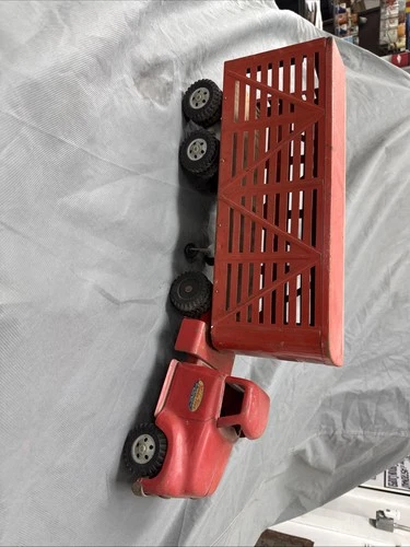 Vintage 1950s Tonka Livestock Semi Truck Cattle Trailer Red Pressed Steel Toy
