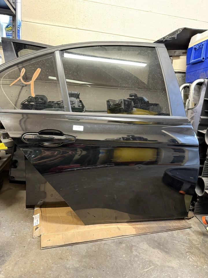 12-18 BMW F30 320 328 335 PUERTAS DELANTERAS Y TRASERAS IZQUIERDA LADO CONDUCTOR COMPLETO NEGRO AZABACHE Foto 3 de 4