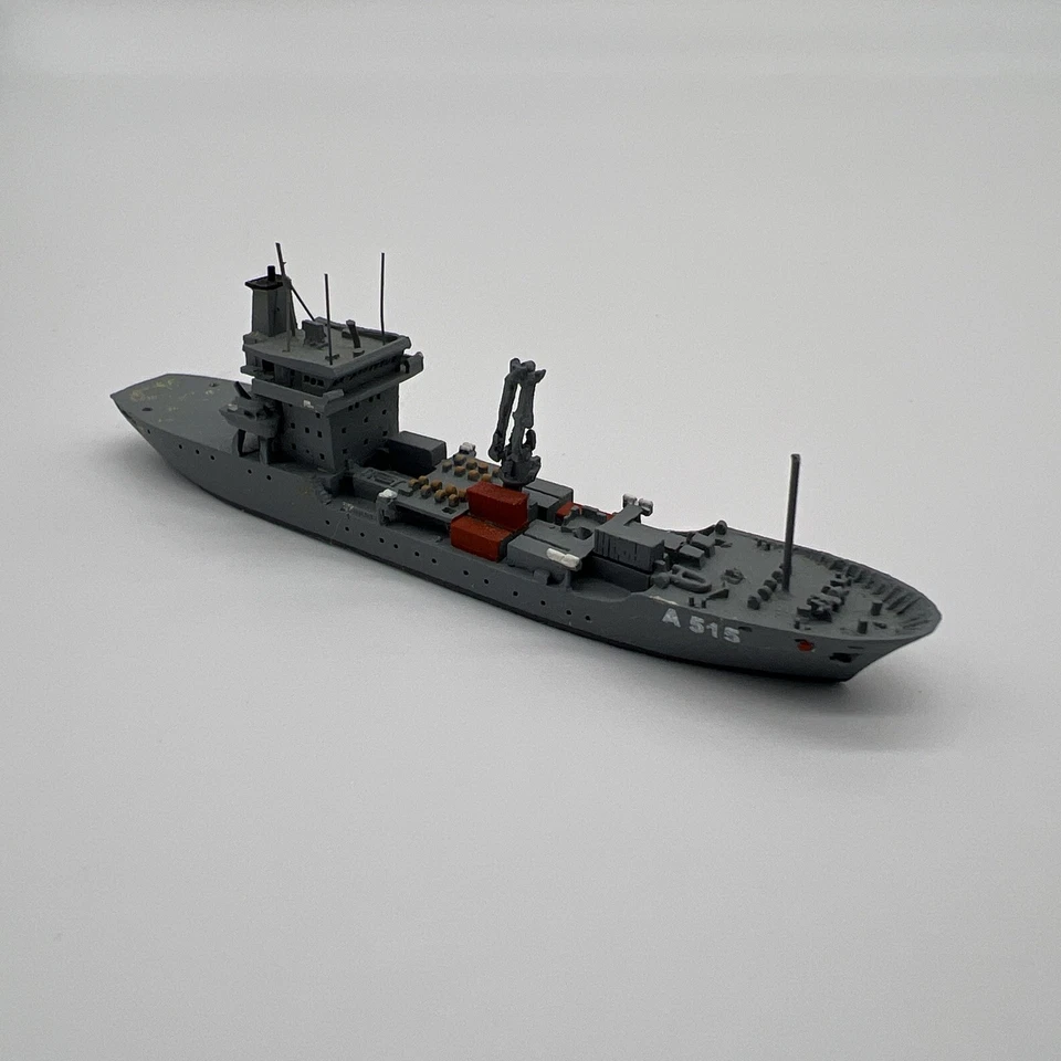 Albatros ALK 54A •Barco de reparación de depósito principal alemán 1993 • Línea de flotación • Escala 1:1250  Foto 2 de 4