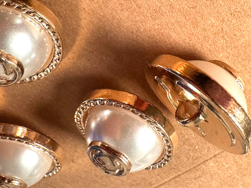 5 GUCCI BUTTONS BRILLIANT GOLD & PEARL DOME GUCCI ICONIC GG BUTTONS 23mm - Picture 12 of 13