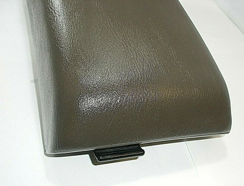 2000 2001 2002 2003 2004 00 01 02 03 04 Subaru Legacy Outback Console Lid Brown - Picture 7 of 8