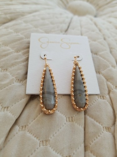2 Pair Gold Tone Tahari Jessica Simpson Dangle Pierced Earrings 56.00 Value - Picture 3 of 5