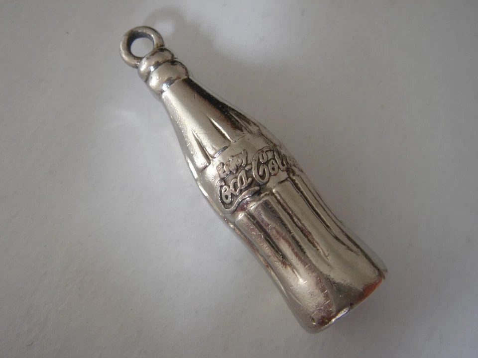 винтажный оригинальный Coca Cola миниатюрная бутылка металлический брелок, редкий логотип «наслаждайтесь» - Изображение 2 из 4