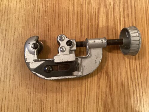 GENERAL TOOLS ~ NO. 120 ~ Made in USA. Pipe Tubing Conduit Cutter Good Condition - Picture 2 of 5
