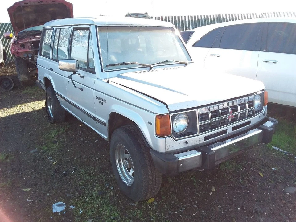 Farol compatível com 83-91 Montero 31248509 - Imagem 4 de 4