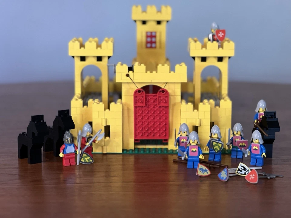 Vtg 1981 Lego Legoland Castle System 6075 W/Box Near Complete - Image 3 of 4