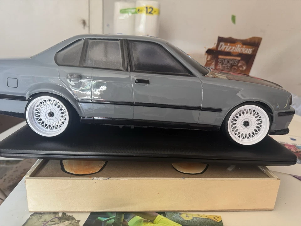 MST RMX 2.5 2s Brushless With Custom Paint Job - Image 3 of 4