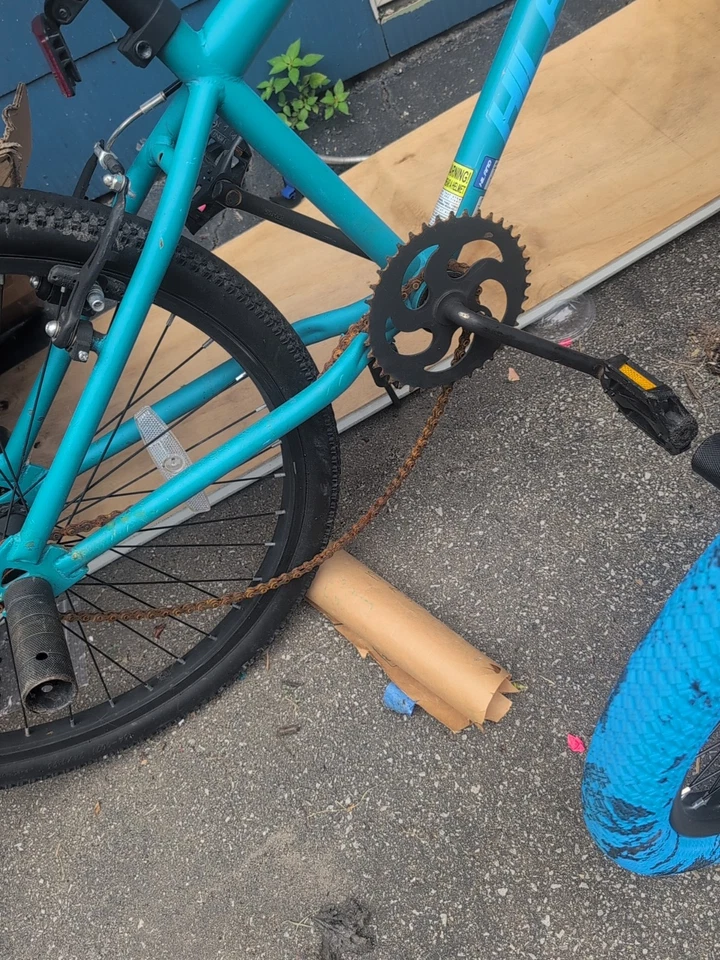 Old bike, no chain, – pickup only, cash only - Image 3 of 3