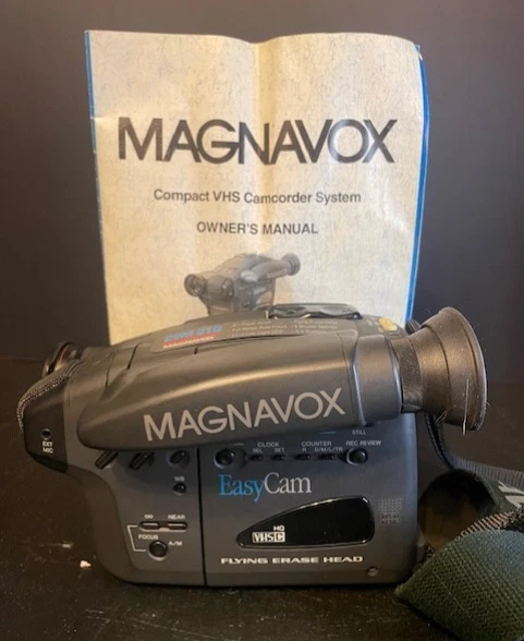 Magnavox Easy Cam VHS-C Camcorder CVS610AV01 - Image 2 of 4