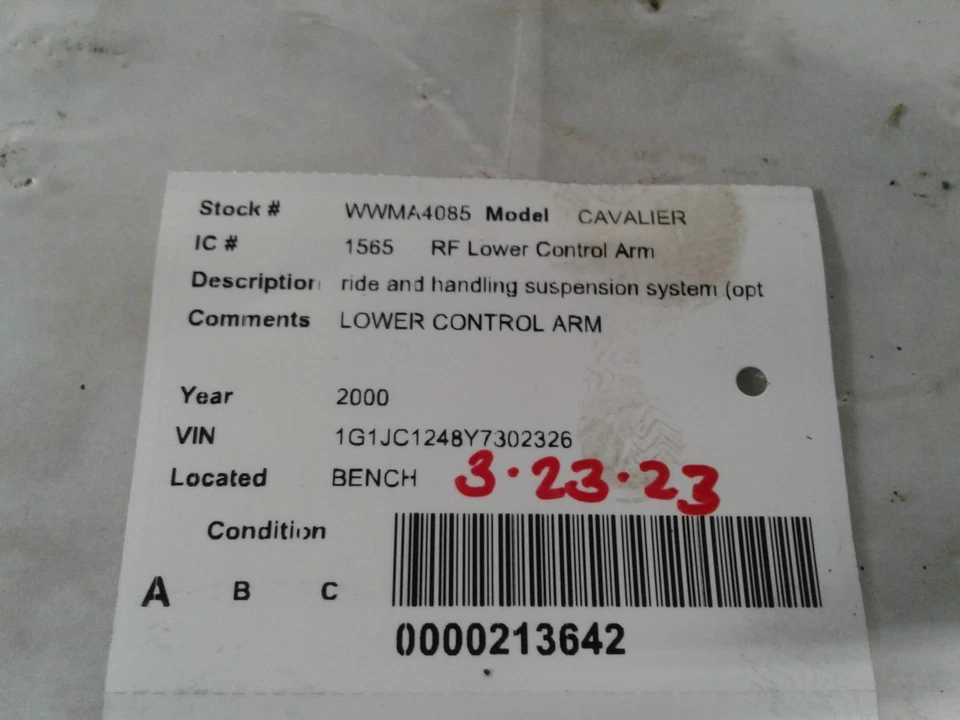 Brazo de control inferior inferior delantero derecho usado delantero se adapta a: Chevrolet Cavalier 2000 rid Foto 3 de 4