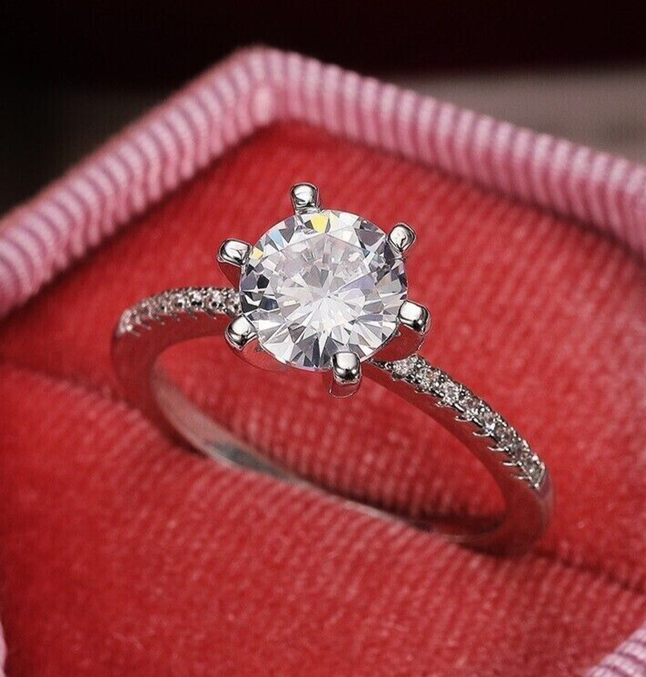 Classic Diamonds Engagement Ring | Engagement Rings | Nir Oliva