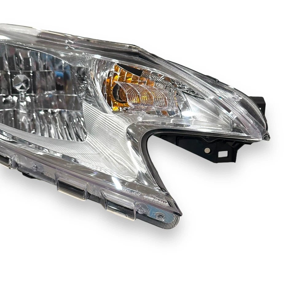 Conjunto de farol direito TYC compatível com Nissan Versa 2014-2016 - Imagem 3 de 4