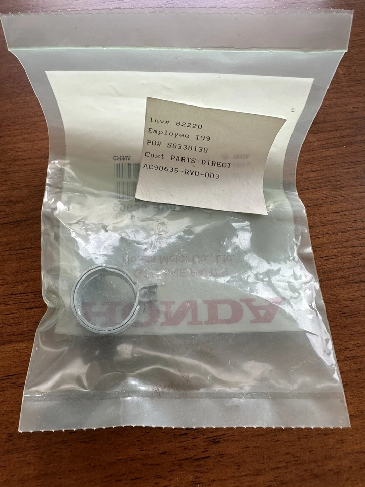 Abrazadera de línea de enfriador de aceite de transmisión genuina Honda 90635-RV0-003 Foto 2 de 2