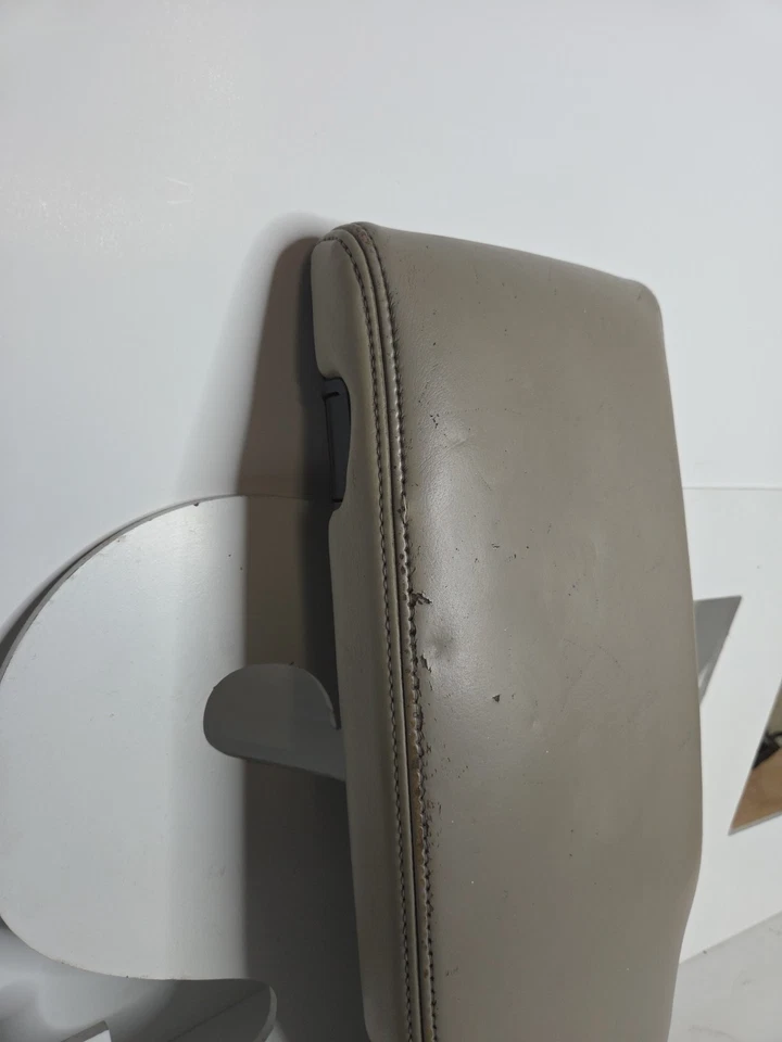 GREYSTONE 03-11 LINCOLN TOWN CAR CENTER CONSOLE STORAGE ARMREST LID ARM REST Foto 2 de 4