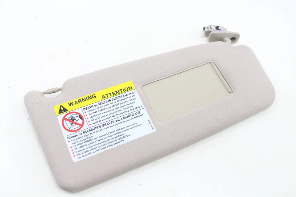 1998-2003 AUDI A6 QUATTRO - Right SUN Visor / Mirror 4B0857552A - Image 2 of 4