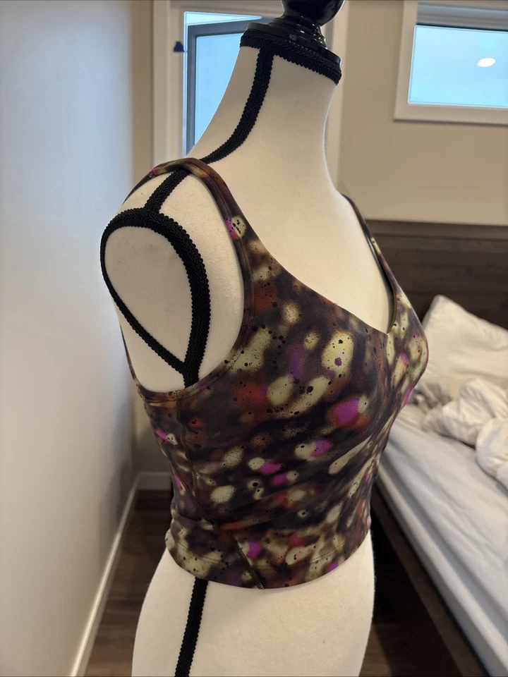 New Lululemon Glow Up Tank Top Size 4 Medium Support Bra B/C Cup Gym NWT $78 - Image 3 of 4