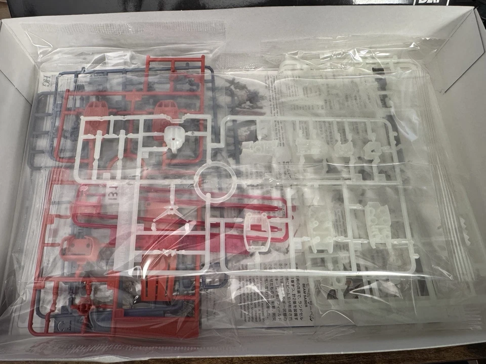 Gunpla 40th Anniversary Campaign 2020 RX-78-2 Gundam [Glow In Dark Ver] - Image 4 of 4