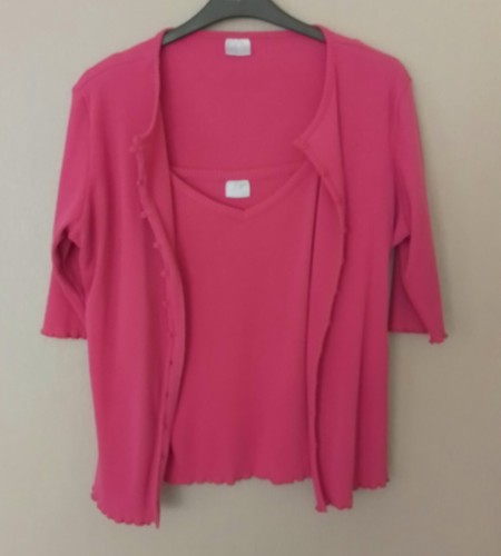 Womens Agenda 2 Piece Crimson Vest & Cardigan. Size 16/18.