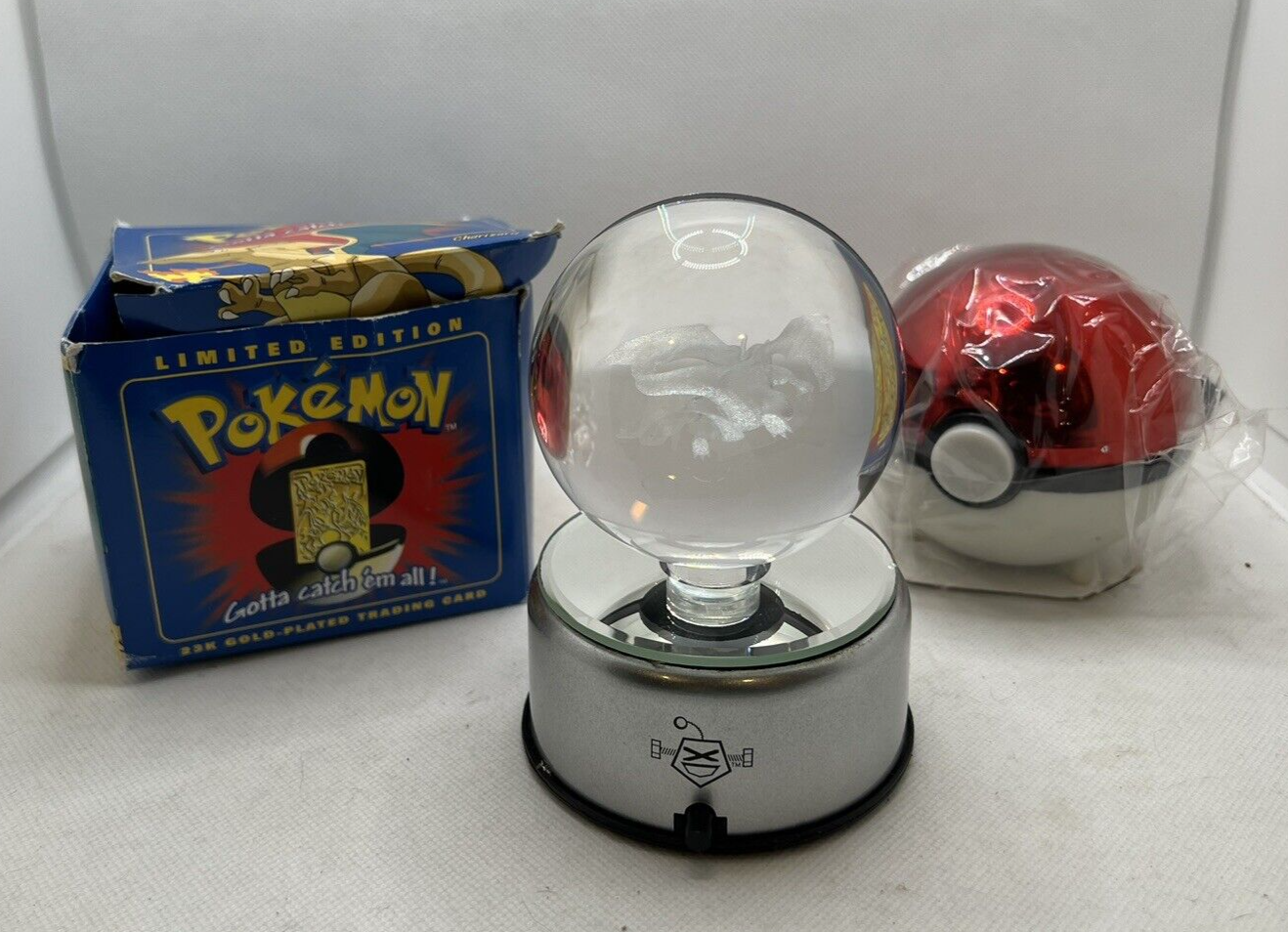 Pokemon CHARIZARD Trading Card 23K Gold Plated w/matching crystal