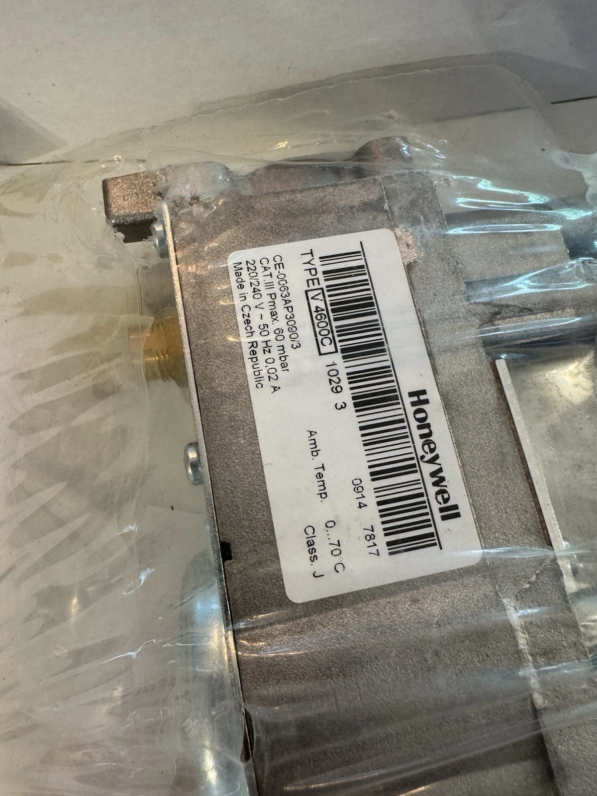 Honeywell V4600C1029U Compact Gas Control Valve Brand New In Box 6