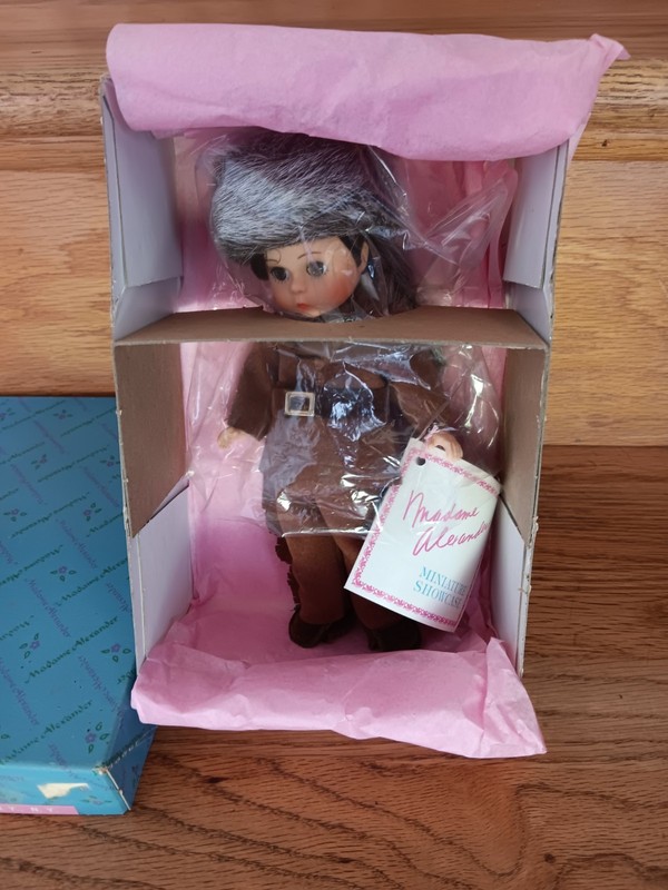 NIB Madame Alexander Daniel Boone #315 RARE 1981  8" Doll