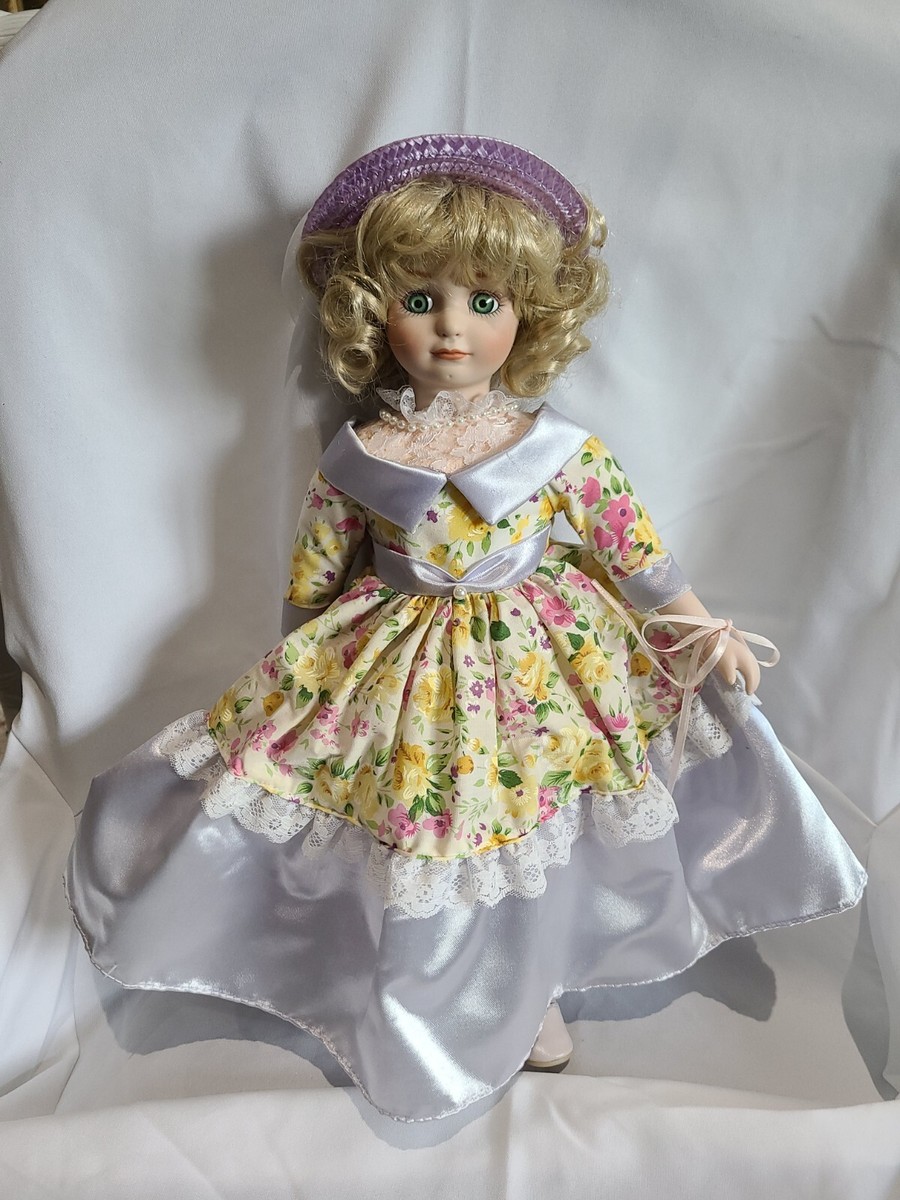 PORCELAIN COUNTRY STYLE DOLL 16 display picture 2