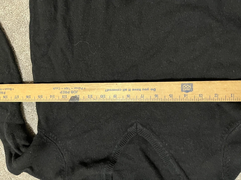 Suéter mediano para mujer Gap Luxe manga larga cuello en V ajustado negro Foto 4 de 4