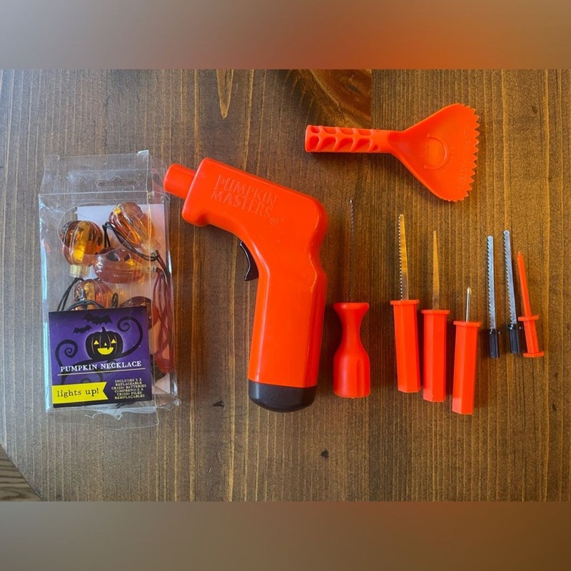 Halloween pumpkin 🎃 carving set and light up necklace