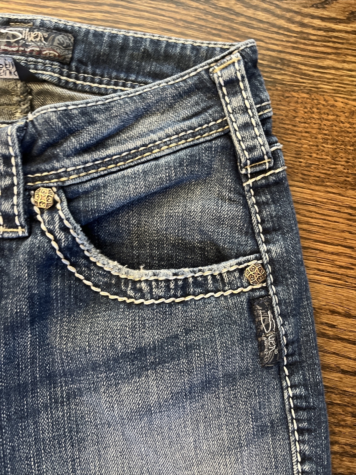 Silver Jeans Natsuki Capri Embroidered Pocket Stretch Denim Size 25 (waist24) - View 10