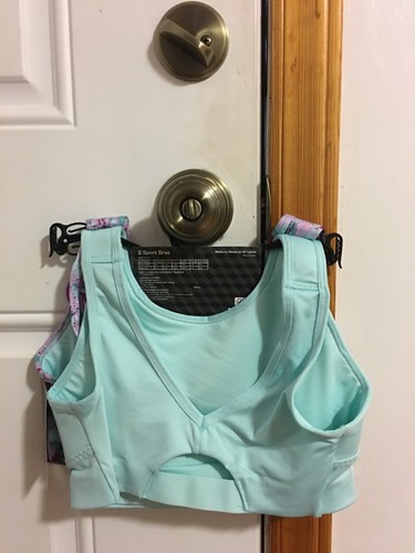 NWT GIRLS SIZE M ATHLETIC WORKS 2 PACK HIGH NECK KEYHOLE SPORT BRAS BAND SIZE 32 - Picture 5 of 6