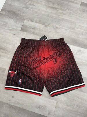 Chicago Bulls Mitchell & Ness NBA Re-Take Gradient  97 Shorts Men size 2XL NWT
