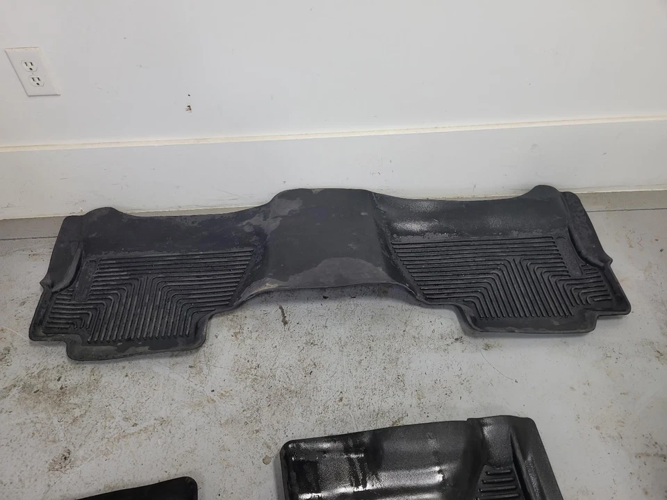 2015-2019 GMC SIERRA 2500 AFTERMARKET SET OF BLACK HUSKY FLOOR MATS CREW CABS - Imagem 4 de 4