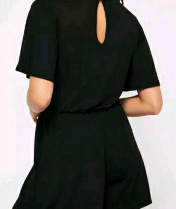 Mameluco para mujer Miss Selfridge negro con cordones, ojo de cerradura trasero. Talla 6 Foto 3 de 4