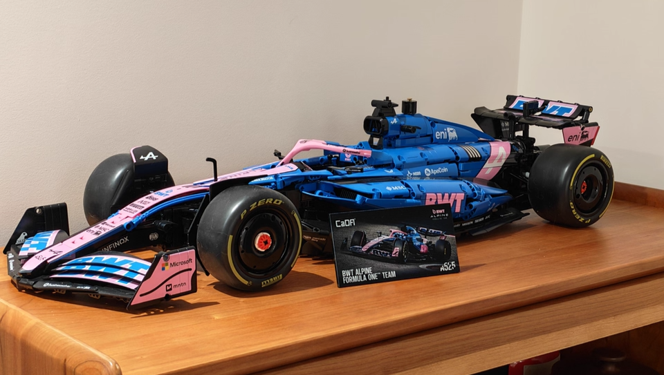 CaDA C64012 BWT ALpine Formula One Team V6 Engine F1 building sets