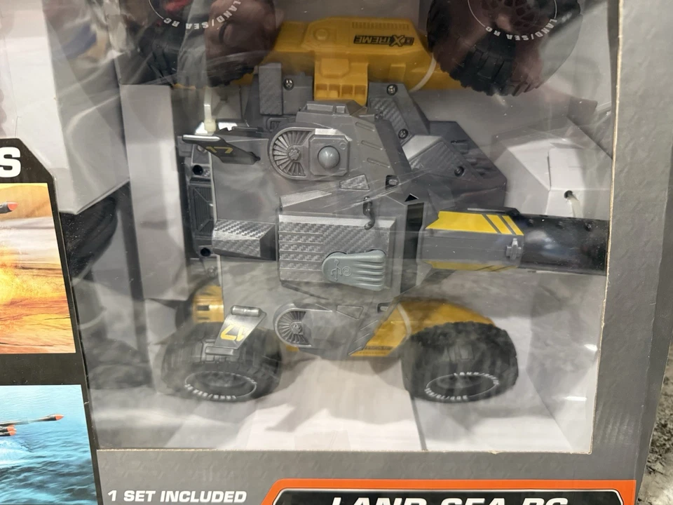 Little Tikes LTXtreme Land Sea RC 10 Missiles Rapid Fire Shooting Transformer - Image 2 of 4