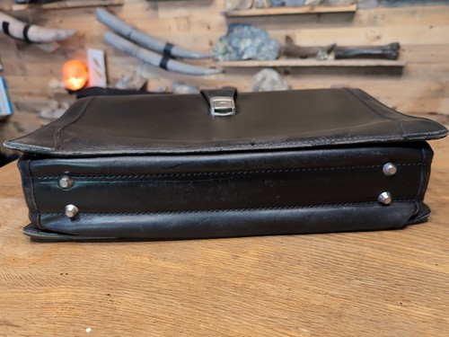 Bosca Old Leather Partners Brief Briefcase - Black + Includes Key - Excellent! - Picture 4 of 7