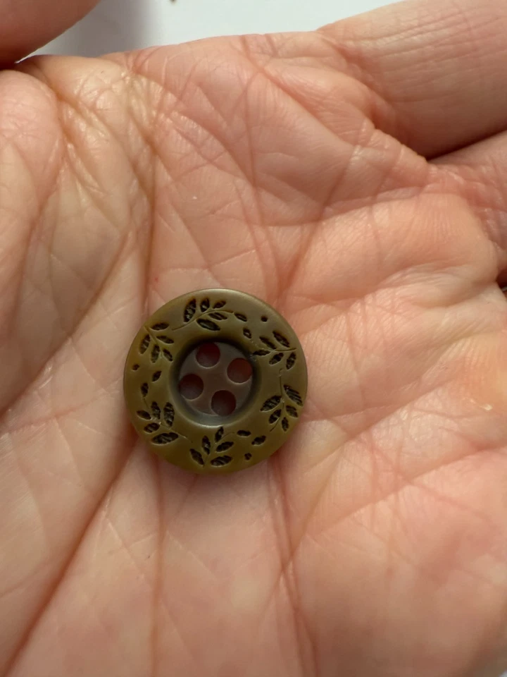 10PC Coffee Vine and Leave Resin Sewing Button Flat Back 4 Holes 15mm - Image 2 of 4