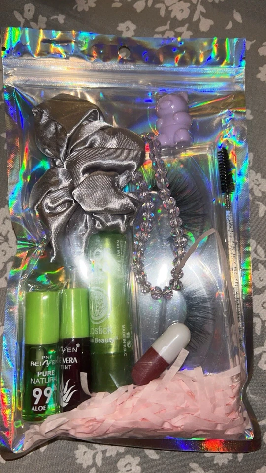 Lip Gloss Bundle - Image 2 of 3
